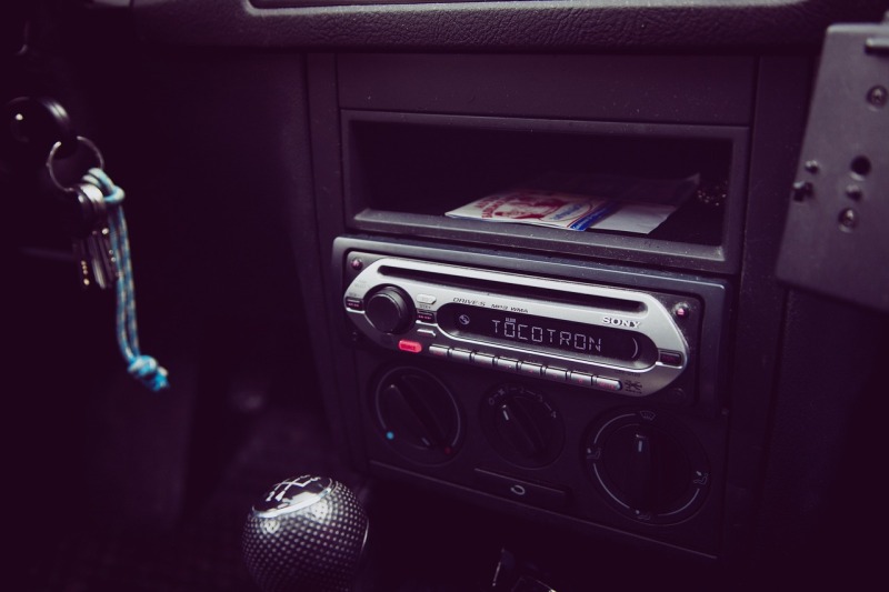 Jakie radio samochodowe wybrać? Co jest ważne podczas zakupu?